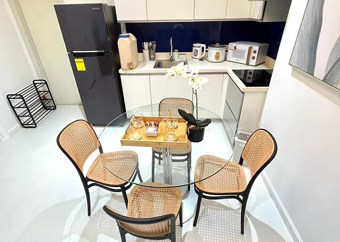 Apartment New! Modern Chic 2br With Fast Wifi *