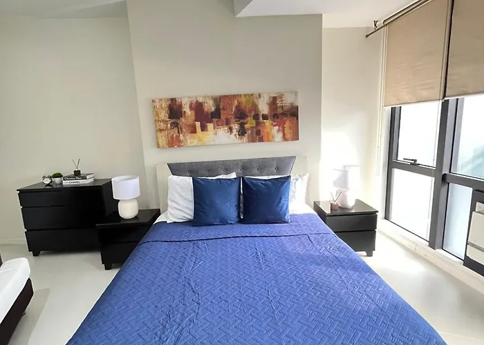 Apartment New! Modern Chic 2br With Fast Wifi Manila
