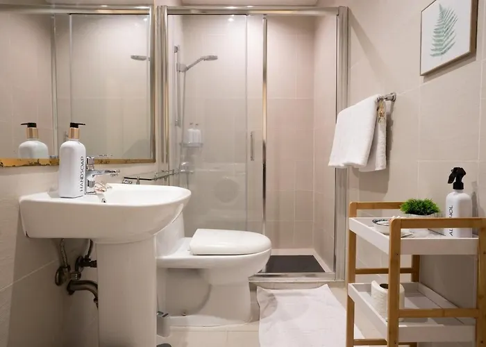 New! Modern Chic 2br With Fast Wifi