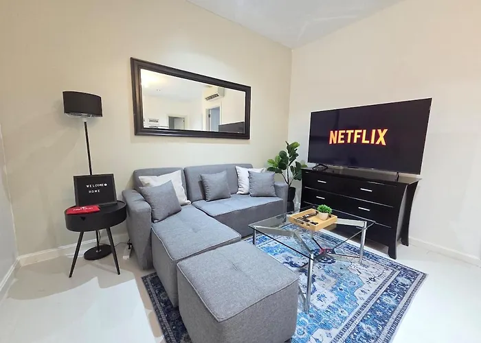 Apartment New! Modern Chic 2br With Fast Wifi Manila