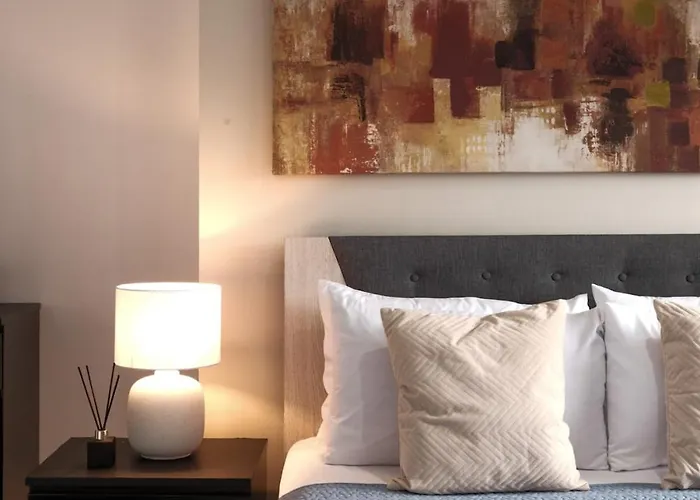 New! Modern Chic 2br With Fast Wifi Apartment