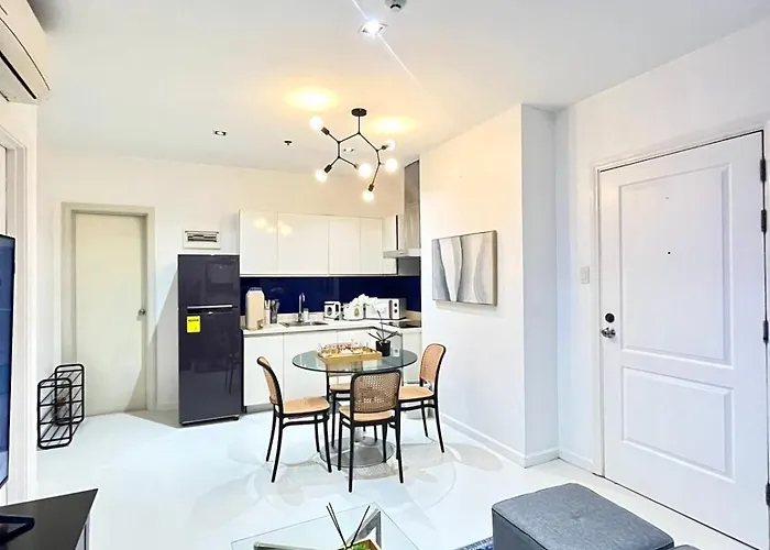New! Modern Chic 2br With Fast Wifi *